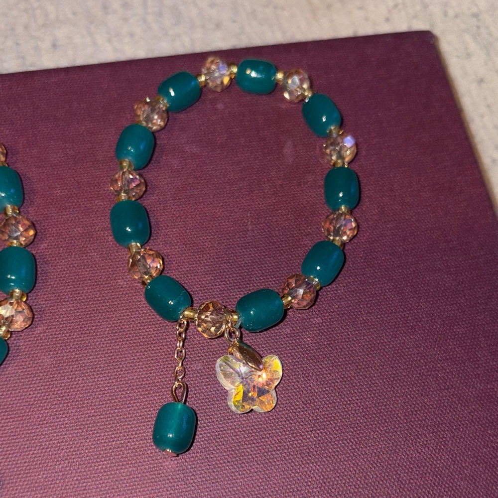 Jasmine’s Teal Rainbow Butterfly Beaded Bracelet NEW - Picture 3 of 3